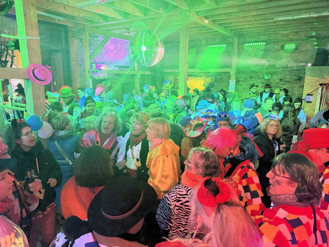 Erbacher Haaretreiben in der Sellinis Scheune