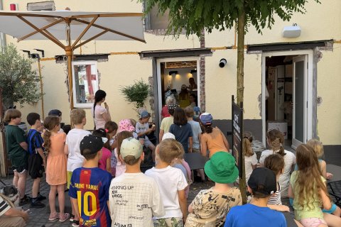 Die Regenbogenschule zu Gast im Sellinis Eisparadies