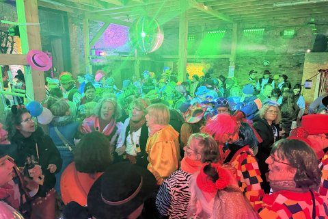 Erbacher Haaretreiben in der Sellinis Scheune