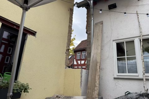 Durchbruch zwischen den Gebäudeteilen